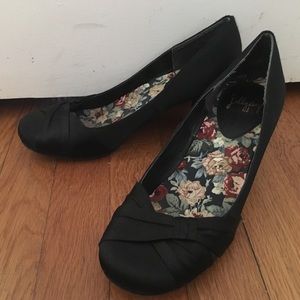 Black JellyPop 1 in Heels